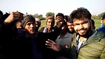हवा भरे गुब्बारे को देखकर कैसा लगा ग्रामीणों को