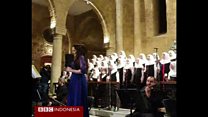 Kur Natal para pelajar Muslim Lebanon di gereja