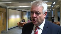 Ymateb cymysg Carwyn Jones i araith Theresa May