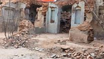 যেভাবে ভাঙ্গা হচ্ছে ২৭১ বছরের পুরনো মসজিদ
