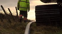 Siostam uisge Uibhist a Deas ga leasachadh