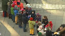 Human chain moves library to new home