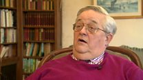 Dylai rhieni yn erbyn addysg Gymraeg 'groesi'r ffin'