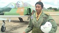 Umugore utwara indege z'intambara muri Zambia