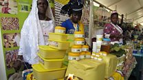 Un stand de beurre de karité destiné au marché africain