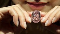 Pink diamond in record-breaking sale