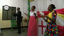 Tanzanie : des églises pour sourds-muets