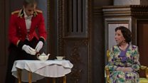 Queen gets Russian stage makeover