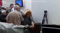 Парламентда муштлашув