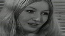 Singer sells off 60s memorabilia
