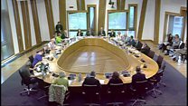 Ceistean mun dàil ann an subsadaidhean