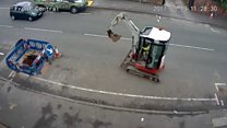 Bogus workmen's slow digger getaway