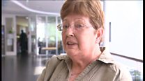 Angen codi ymwybyddiaeth dementia, medd claf