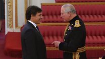Chris Coleman yn derbyn OBE