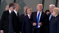 Трамп оттолкнул премьер-министра Черногории