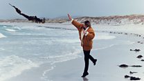 ما معنى عبارة The Art of the Perfect Throw؟