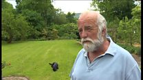 Arbenigwr ar ddiogelwch Dai Davies yn dweud bod gwaith plismona yn bwysig ond yn anodd