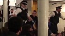 حمله لندن: پلیس وارد یک بار میشود