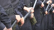 Тверская в День России: бои на мечах и полицейских дубинках