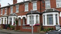 Residents aim to save antique lampposts