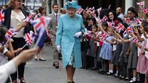 Queen visits WW1 bomb school