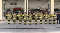 Cymru'n tawelu i gofio trychineb Grenfell