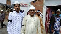 انڈیا: عید کی نماز کالی پٹی پہن کر