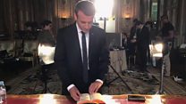 Behind the scenes of Macron's portrait