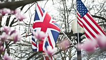 في إكسترا إنجليش نسأل: هل تطغى اللهجة الأميركية AMERICAN OVERWHELMS على الإنكليزية البريطانية British English؟