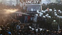 Protesters and police clash in Hamburg