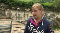 'Anodd iawn' i ffermwyr ifanc