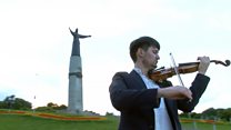 Почему полиция забрала скрипача прямо с репетиции