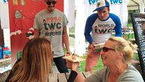 Thumbs wrestle for world title
