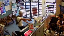 Texas shopkeepers fight armed robbers