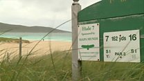 Crìonadh a' chladaich air taobh siar na Hearadh