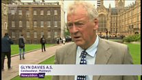 Davies: 'Posib i derfysgwr ddod o unrhyw le'