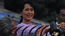 ဝေဖန်မှုတွေခံနေရတဲ့ ဒေါ်အောင်ဆန်းစုကြည်