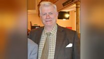 Luaidh ga dhèanamh air an Dr Seòras MacLeòid