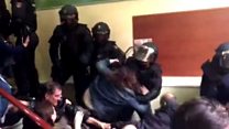 Police violently tackle voters