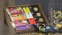 Cwyn am ddiffyg Cymraeg gan Wledd Conwy