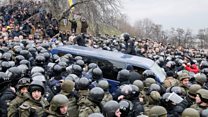 Crowd frees Saakashvili in dramatic standoff