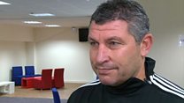 Osian Roberts: Trafodaethau gyda Ryan Giggs