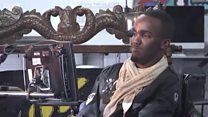 Abdi Omar, Umunyesomalia amugaye ariko aha ingoga abandi