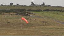 Ceist mun talamh aig Port-adhair Steòrnabhaigh