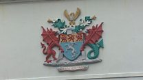 Pryder am swyddi cynorthwywyr dosbarth