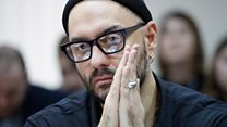 "Не дали посидеть с мамой": Серебренникова оставили под арестом