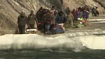 把太阳能电带到喜马拉雅山村庄