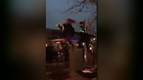 پدیدهای که "دختران خیابان انقلاب" نام گرفت