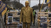 В Киеве заблокировали посольство России и открыли "памятник" Путину