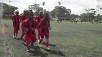 Une équipe de foot pour les personnes de petite taille